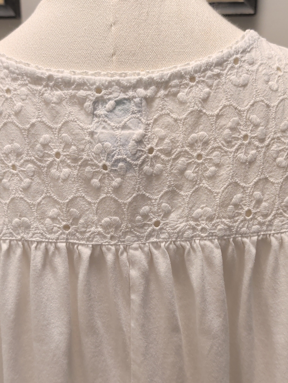 Sigrid Olsen- 2XL Sleepwear White Eyelet Tie-Front Sleeveless - Picture 6 of 12